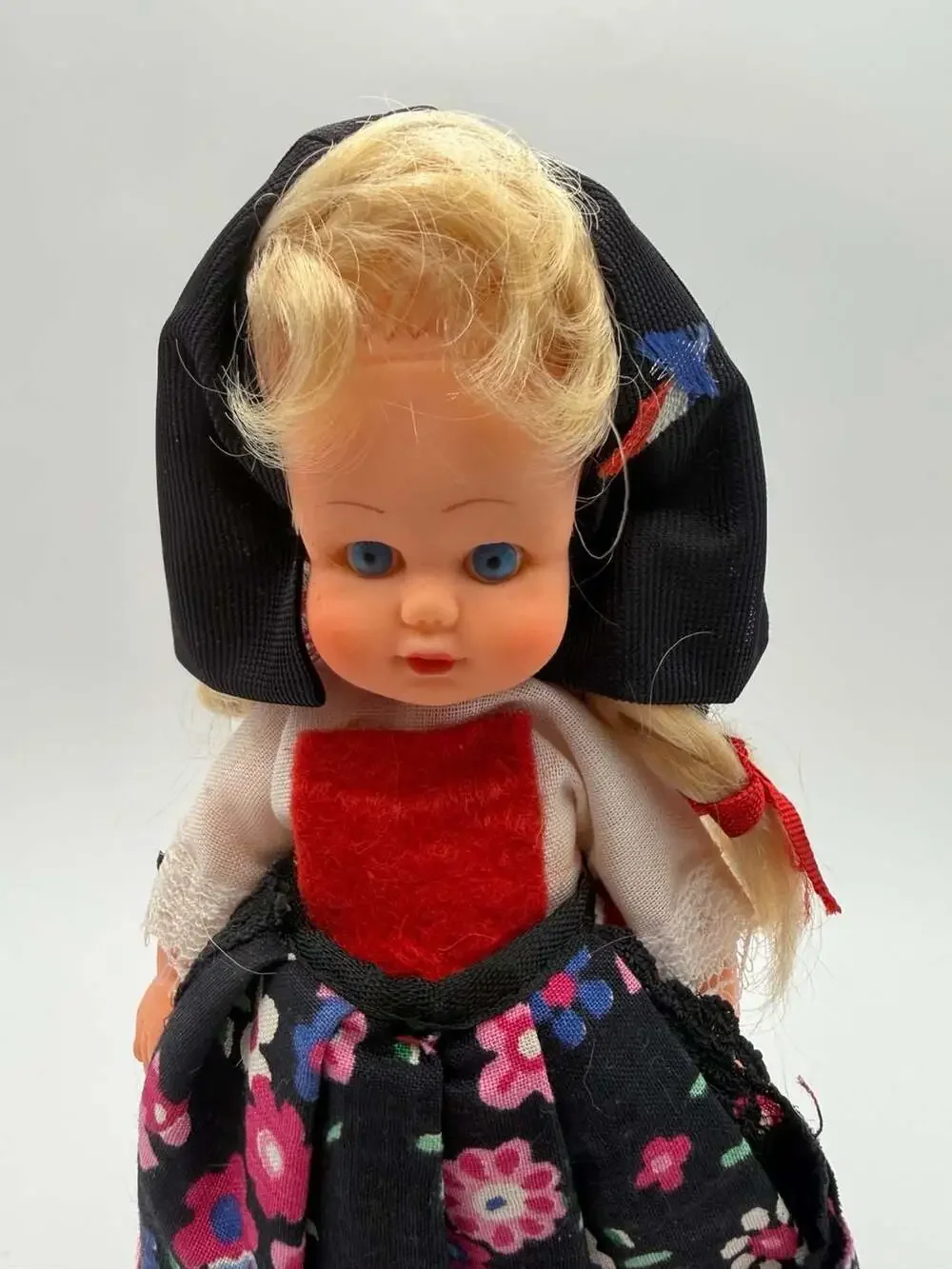 Vintage Nazare Portugal Folk Costume Doll 5.5 Inch Souvenir Figurine